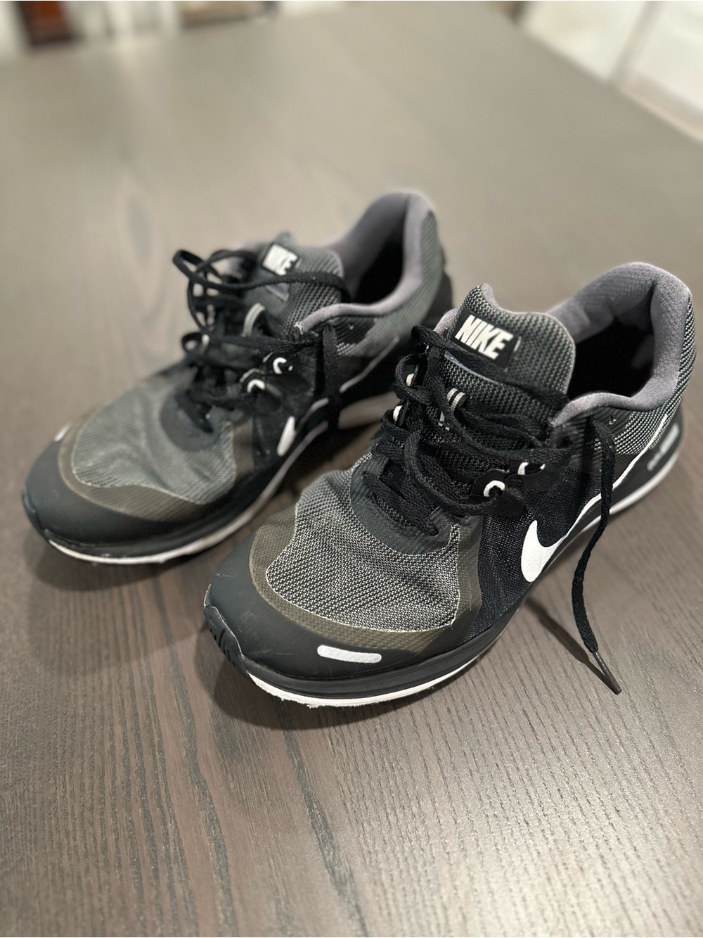 Nike Dual Fusion X2 Black and Gray Athletic Sneakers